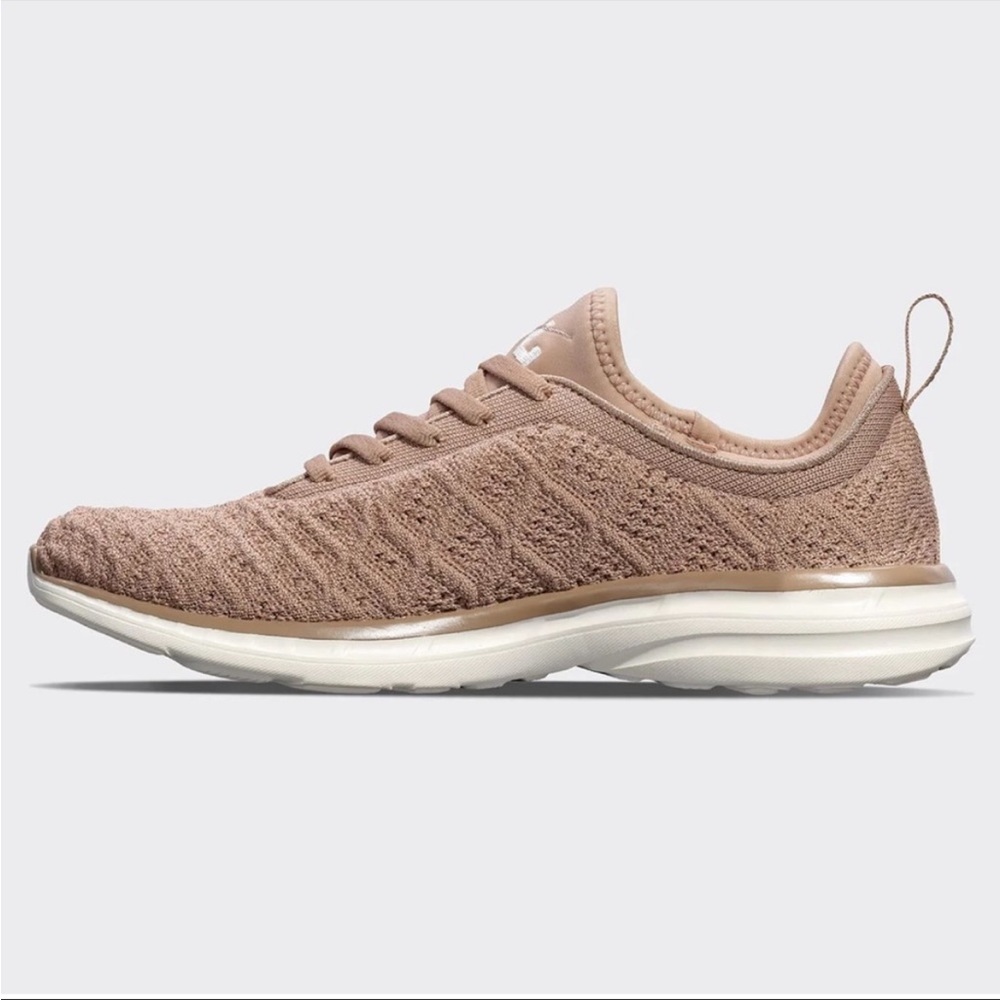 ✨Women's APL Techloom Rose Gold Sneakers sz. 7✨